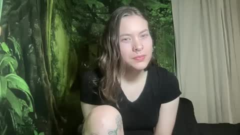 Snapshot of mo0n_goddess chatting on 14, 1, 2025 Misty online show from 14, 1, 2025