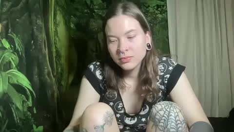 Snapshot of mo0n_goddess chatting on 18, 1, 2025 Misty online show from 18, 1, 2025