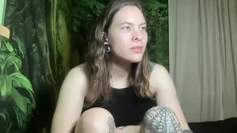 Snapshot of mo0n_goddess chatting on 19, 1, 2025 Misty online show from 19, 1, 2025