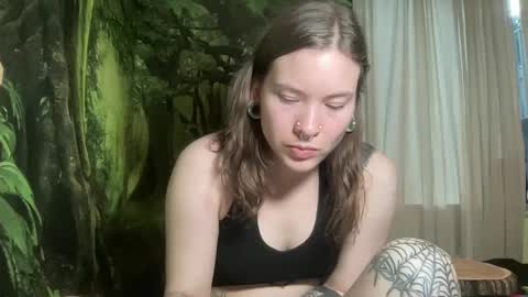 Snapshot of mo0n_goddess chatting on 11, 2, 2025 Misty online show from 11, 2, 2025