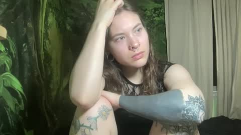 Snapshot of mo0n_goddess chatting on 22, 2, 2025 Misty online show from 22, 2, 2025