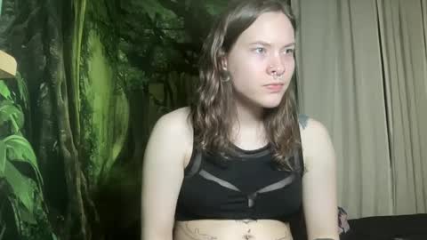 Snapshot of mo0n_goddess chatting on 24, 2, 2025 Misty online show from 24, 2, 2025