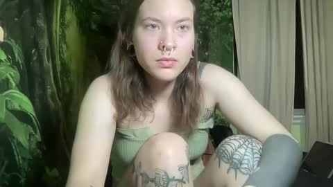 Snapshot of mo0n_goddess chatting on 25, 2, 2025 Misty online show from 25, 2, 2025