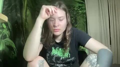 Snapshot of mo0n_goddess chatting on 27, 2, 2025 Misty online show from 27, 2, 2025