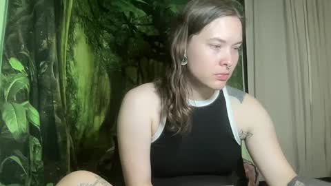 Snapshot of mo0n_goddess chatting on 14, 9, 2025 Misty online show from 14, 9, 2025