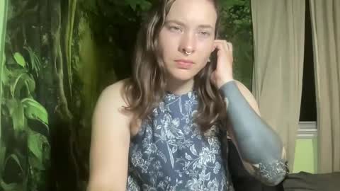 Snapshot of mo0n_goddess chatting on 21, 9, 2025 Misty online show from 21, 9, 2025