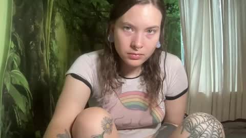 Snapshot of mo0n_goddess chatting on 20, 10, 2025 Misty online show from 20, 10, 2025