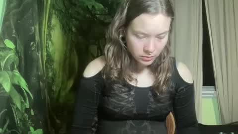 Snapshot of mo0n_goddess chatting on 30, 10, 2025 Misty online show from 30, 10, 2025