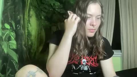 Snapshot of mo0n_goddess chatting on 3, 11, 2025 Misty online show from 3, 11, 2025