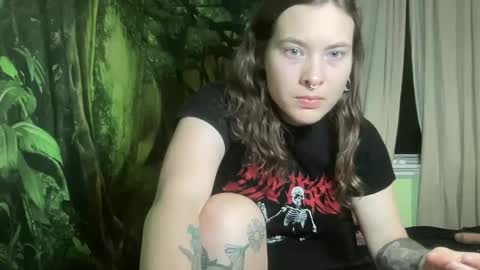 Snapshot of mo0n_goddess chatting on 10, 11, 2025 Misty online show from 10, 11, 2025