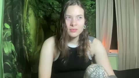 Snapshot of mo0n_goddess chatting on 19, 11, 2025 Misty online show from 19, 11, 2025