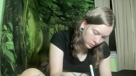 Snapshot of mo0n_goddess chatting on 20, 11, 2025 Misty online show from 20, 11, 2025