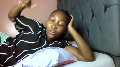 Snapshot of mochakei chatting on 9, 10, 2025 mochakei online show from 9, 10, 2025