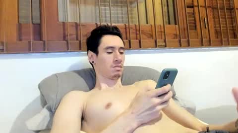 Snapshot of moderdelier chatting on 22, 1, 2025 DigBreed online show from 22, 1, 2025