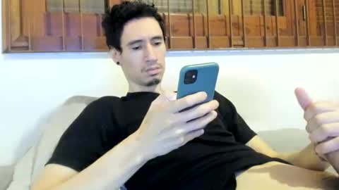 Snapshot of moderdelier chatting on 2, 2, 2025 DigBreed online show from 2, 2, 2025