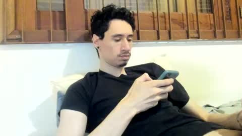 Snapshot of moderdelier chatting on 2, 3, 2025 DigBreed online show from 2, 3, 2025