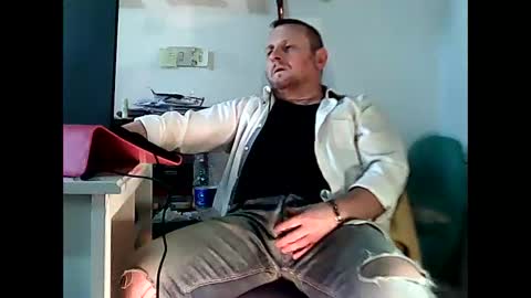 Snapshot of modesto1969 chatting on 7, 12, 2024 modesto1969 online show from 7, 12, 2024