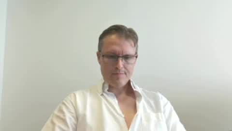 Snapshot of moe_001 chatting on 12, 12, 2024 Moe online show from 12, 12, 2024