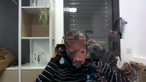 Julien online show from 28, 1, 2025