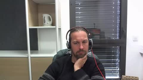 Julien online show from 4, 11, 2025