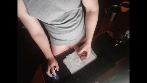 Snapshot of moisturizer777 chatting on 8, 1, 2025 moisturizer777 online show from 8, 1, 2025