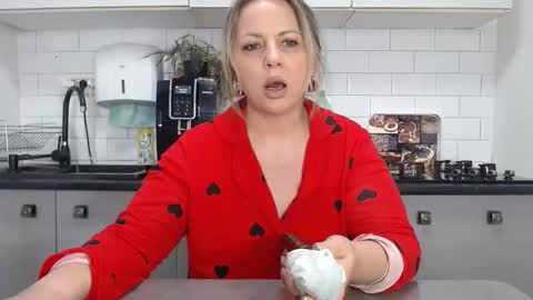 erika online show from 22, 12, 2024