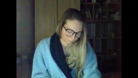 Snapshot of molly971345 chatting on 10, 2, 2026 molly971345 online show from 10, 2, 2026