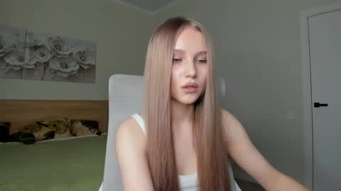 Snapshot of molly_555 chatting on 20, 3, 2026 Sima online show from 20, 3, 2026