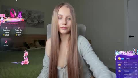 Snapshot of molly_555 chatting on 21, 3, 2026 Sima online show from 21, 3, 2026