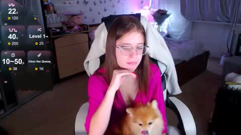 Molly Prvt is open online show from 10, 10, 2025