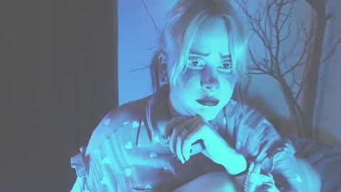 Molly Crow online show from 14, 1, 2025