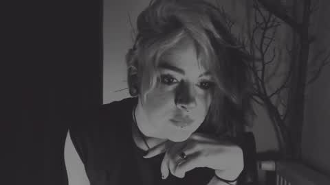 Molly Crow online show from 15, 1, 2025