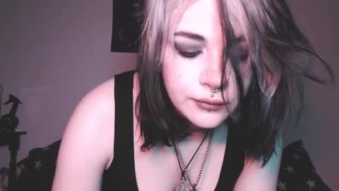 Molly Crow online show from 17, 2, 2025