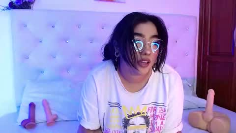 molly_curvyhot online show from 20, 11, 2025