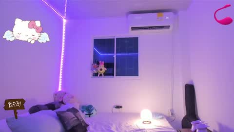 Snapshot of molly_g18 chatting on 19, 12, 2024 MARIANA online show from 19, 12, 2024