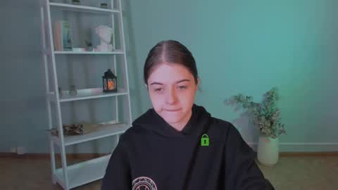 molly_hollow online show from 4, 2, 2026