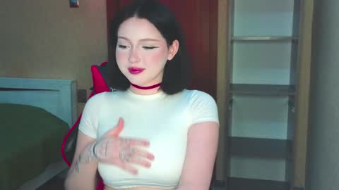 molly_millerr online show from 8, 2, 2025