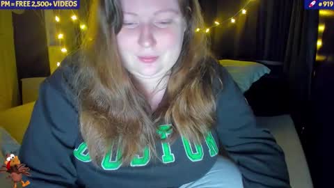 molly_moons online show from 28, 11, 2025