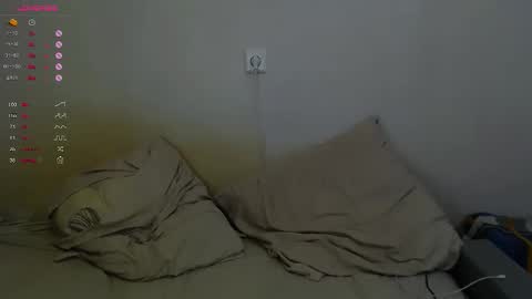 Snapshot of molly_smolly_ chatting on 16, 12, 2025 lo online show from 16, 12, 2025