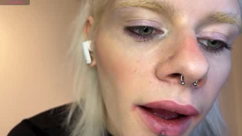 mollychloe online show from 20, 11, 2025