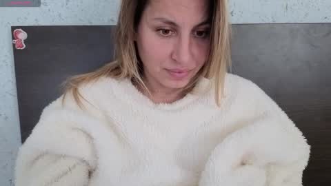 Nica    follow me   online show from 18, 11, 2025