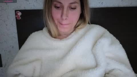 Nica    follow me   online show from 22, 11, 2025