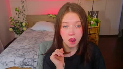 Snapshot of mollymmay chatting on 28, 3, 2026 Molly online show from 28, 3, 2026