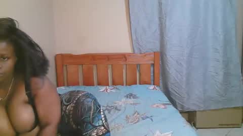 mollypowers33 online show from 5, 12, 2025