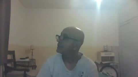 Snapshot of moment71200 chatting on 2, 1, 2025 moment71200 online show from 2, 1, 2025