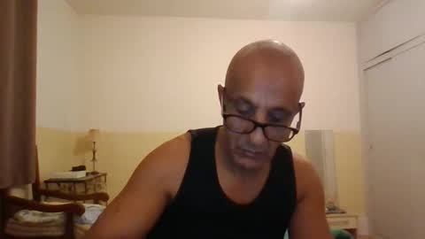 Snapshot of moment71200 chatting on 16, 11, 2025 moment71200 online show from 16, 11, 2025