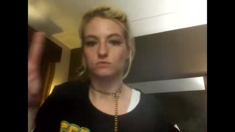 Snapshot of mommdragon479 chatting on 23, 2, 2026 MommaBunny online show from 23, 2, 2026