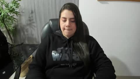 Mona online show from 19, 9, 2025