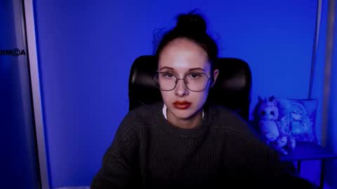 Mona  online show from 9, 10, 2025