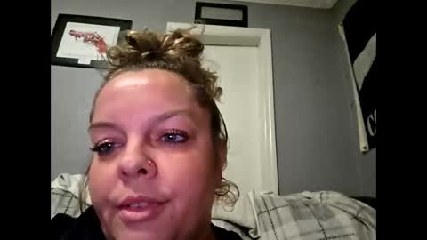 Snapshot of monamakeumoana88 chatting on 19, 11, 2025 monamakeumoana88 online show from 19, 11, 2025